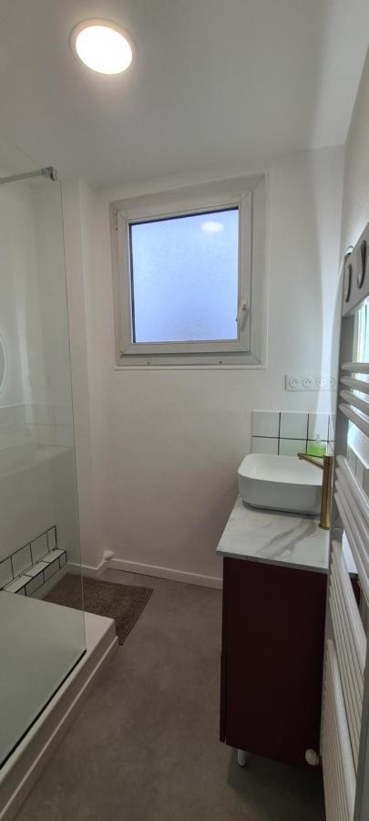 Private Room In Shared Apartment III Бове Экстерьер фото